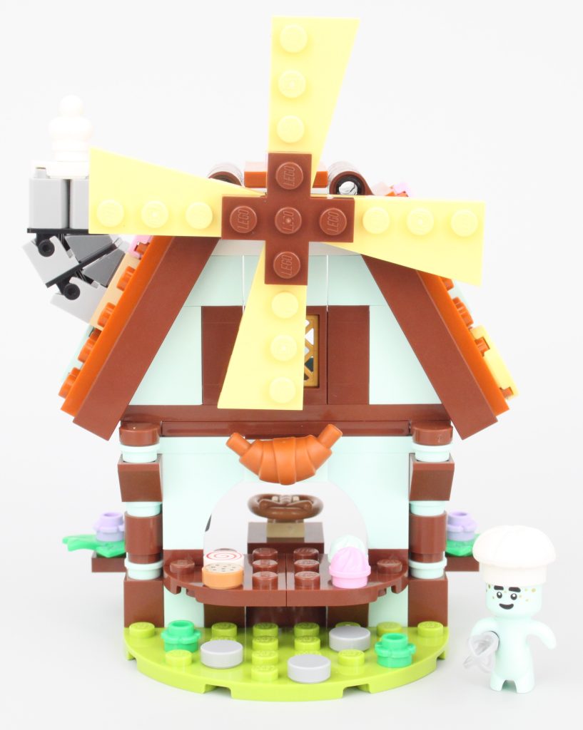 LEGO 40657 Dream Village Dreamzzz review 17 817x1024