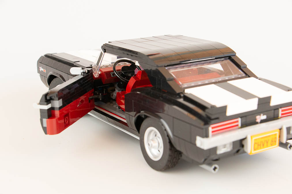 10304 ICONS Chevrolet Camaro Z 28 50