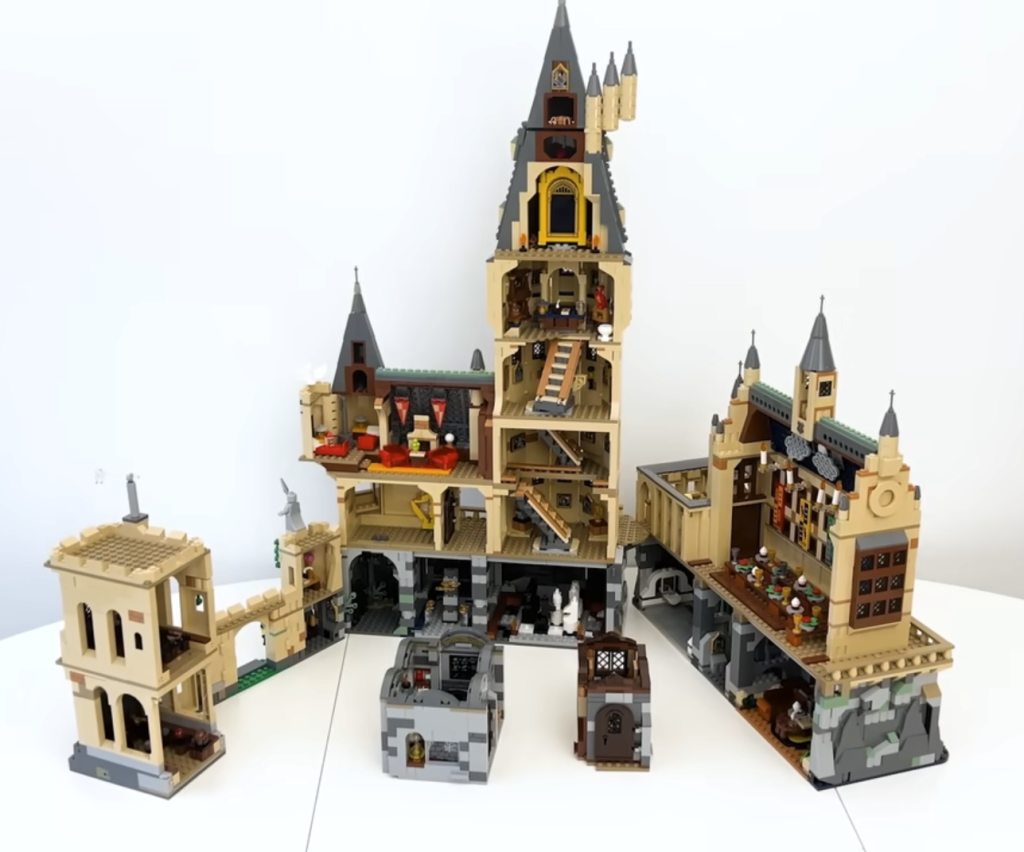 LEGO Harry Potter Hogwarts Castle in full 5 1024x852