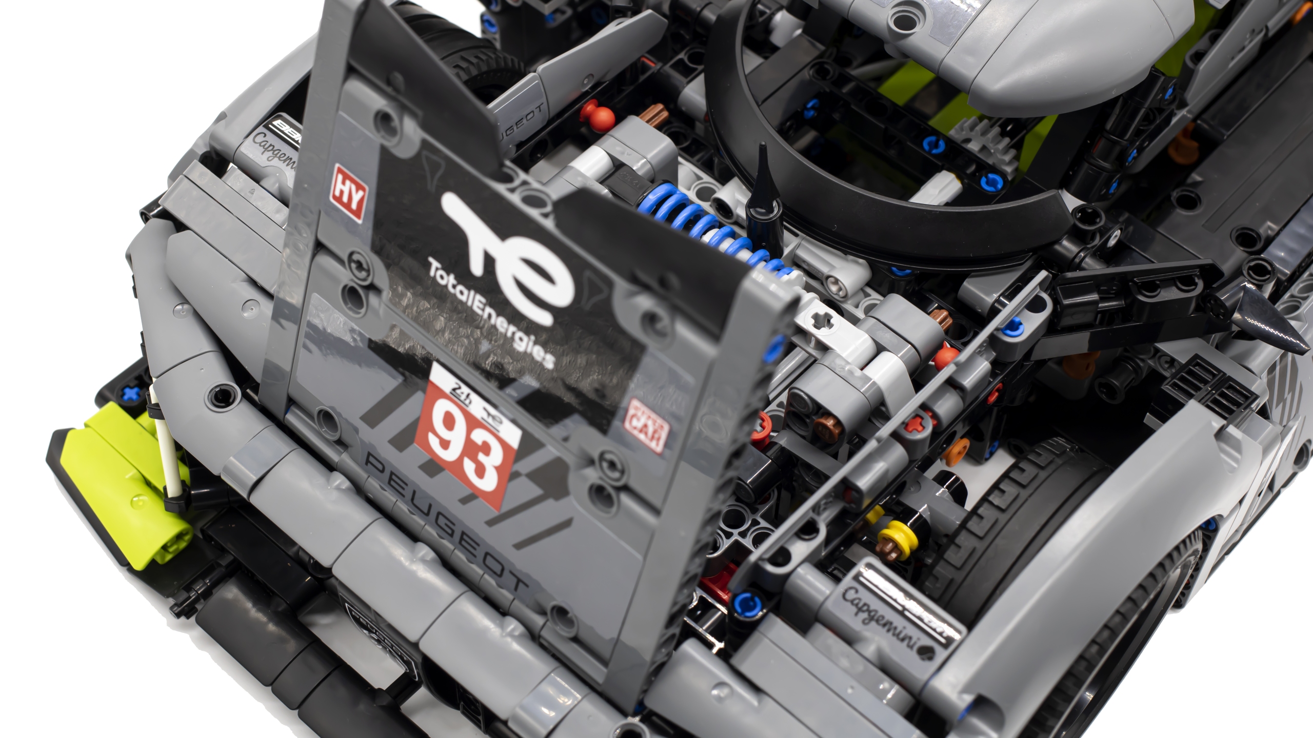 LEGO Technic 42156 PEUGEOT 9X8 24H Le Mans Hybrid Hypercar 18 scaled