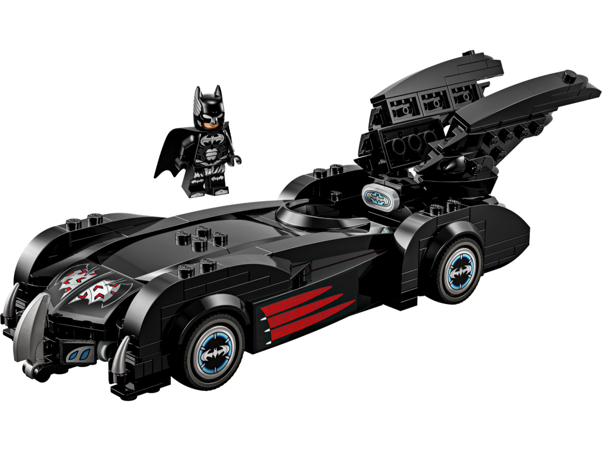 LEGO DC 76333 Batman Robin Batmobile 9 1200x899
