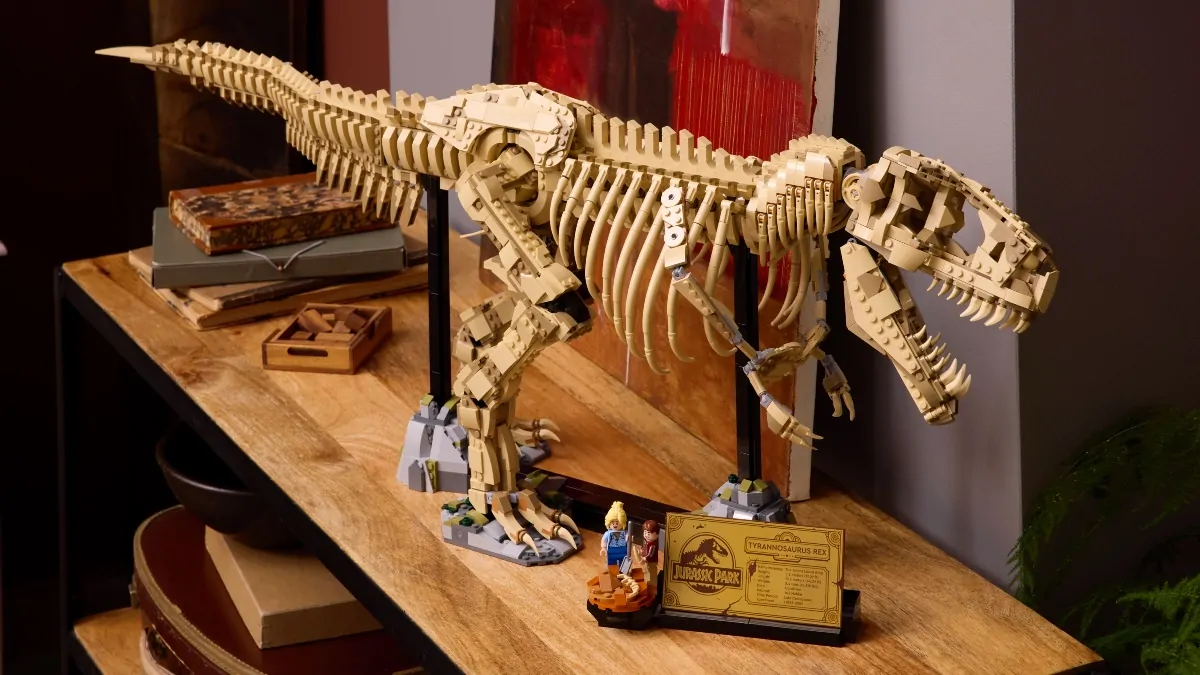 Second giant LEGO Jurassic World dinosaur skeleton rumoured for 2026